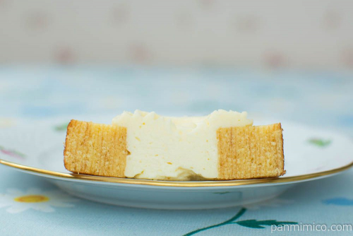 ベイクドチーズバウム【Pasco】断面図