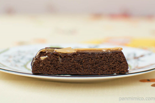 ブロンドキャラメルブラウニー【セブンイレブン】断面図