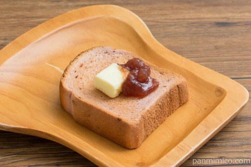 いちごブレッド（４）【タカキベーカリー】トースト