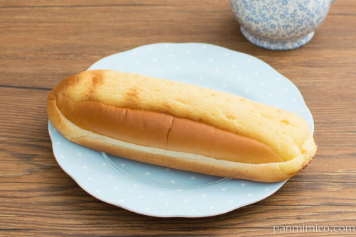 ラ・ベットラ マスカルポーネ入りホイップシューロール【第一パン】横から見た図