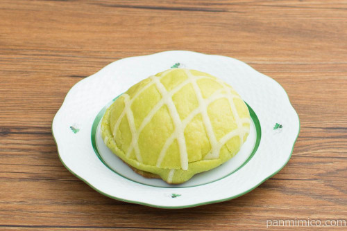 ヨッシーのみどりのメロンパン【セブンイレブン】横から見た図