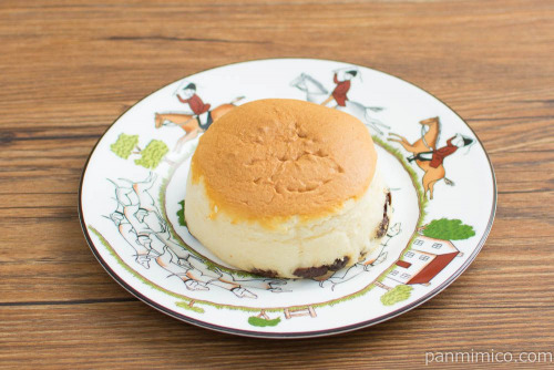 ふわふわチーズケーキ（レーズン入り）【ローソン】横から見た図