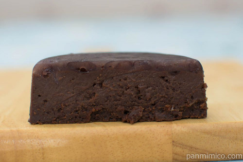 ショコアンヌ　-ショコラ＆あずきテリーヌ【ローソン】断面図