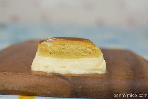 安納芋蒸しケーキのとろけるぷりん【ヤマザキ】断面図