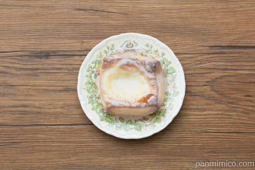 窯出しベイクドレモン　チーズクリーム【セブンイレブン】上から見た図