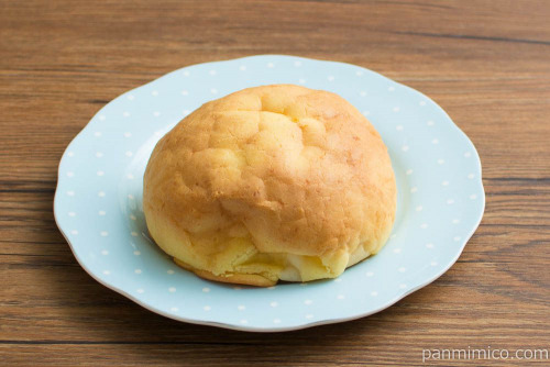 チーズホイップブール【ヤマザキ】横から見た図