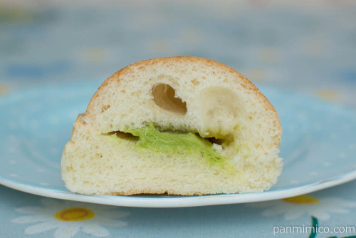 あわせ抹茶コッペ【フジパン】断面図