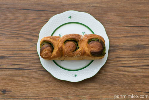 ちぎれる抹茶ロール【神戸屋】上から見た図