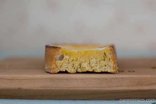 NL　もち麦のフレンチトースト【ローソン】断面図