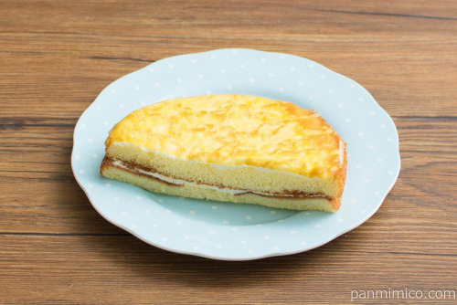 ヤマザキ クレープケーキ（プリンクリーム）【セブンイレブン】横から見た図