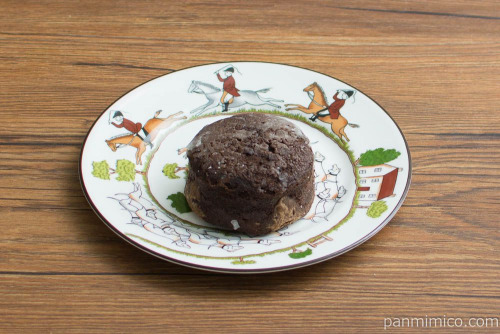 ベイクド・ザッハトルテ【ファミリーマート】横から見た図