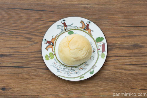 蒜山高原カフェオレクリームパン　上から見た図