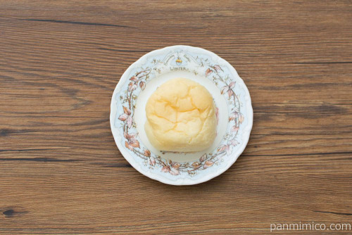 蒜山高原 蒜山ヨーグルトクリームパン 上から見た図