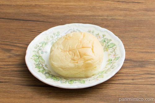 蒜山高原生クリームパン　横から見た図