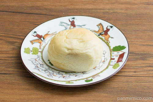 蒜山高原カフェオレクリームパン　横から見た図