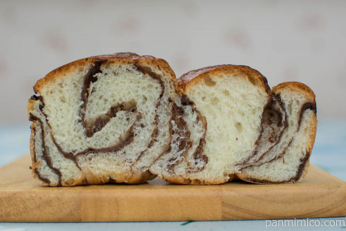 しっとりチョコブレッド【ローソン】断面