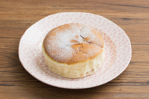 チーズフォンデュケーキ（北海道産チーズ使用）【ヤマザキ】斜め