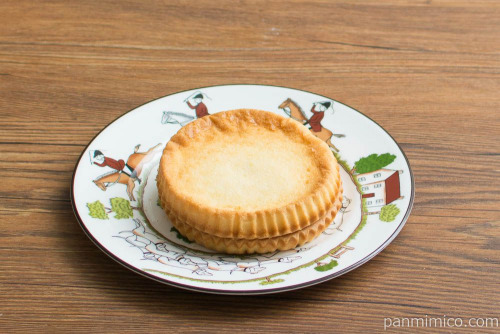 もちっと和スイーツバーガー(つぶあん&マーガリン)【神戸屋】斜め
