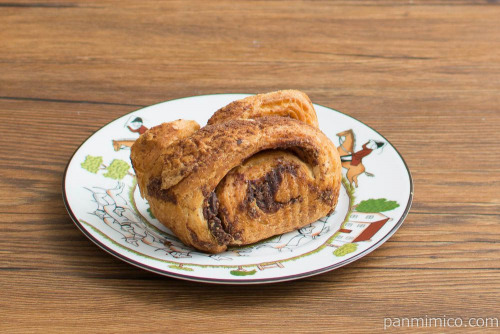 チョコレートバブカ【ファミリーマート】斜め