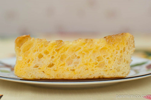 冷やして食べるデニッシュフレンチトースト（メープル）【ファミリーマート】断面