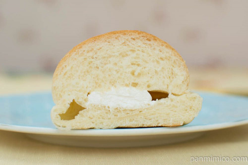 濃いミルクホイップコッペ【フジパン】断面