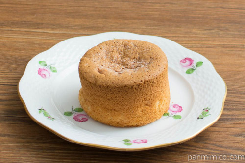 パンケーキにプリン入れちゃいました！【ファミリーマート】斜め