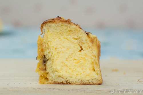 シンガポールマフィン カスタード【八天堂】断面