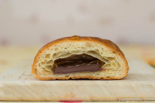 パンオショコラ【セブンイレブン】断面