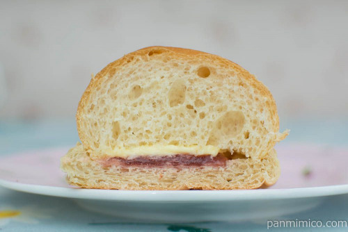 NL 食べたいに応える！ふわもちコッペ いちごジャム＆マーガリン【ローソン】断面