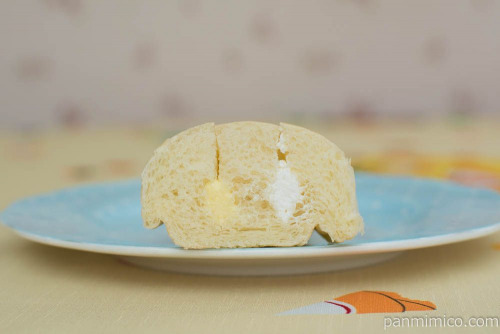 北海道牛乳のクリームサンドW【フジパン】断面