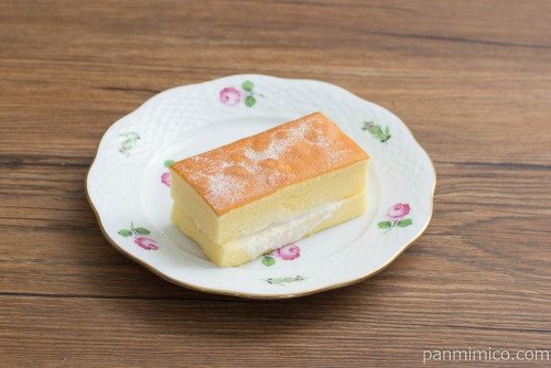 クリームと味わう台湾カステラ【ファミリーマート】斜め