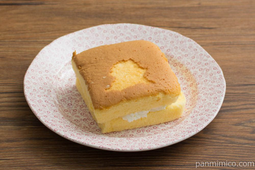 台湾カステラサンド【セブンイレブン】斜め
