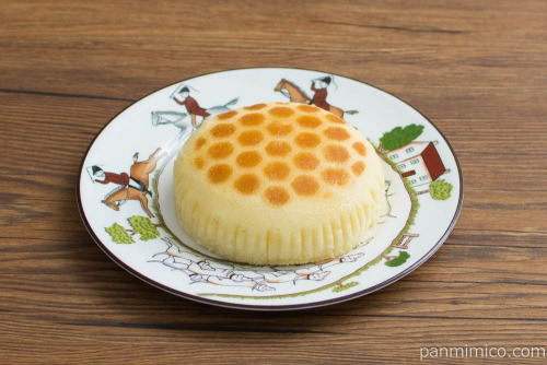 ハニーチーズ蒸しケーキ【ヤマザキ】斜め