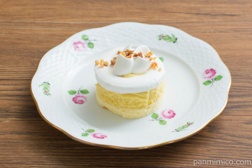 Uchi Café Spécialité　澄(すみ)とろ生スイートポテト(カラメルバターソース入り)【ローソン】斜め