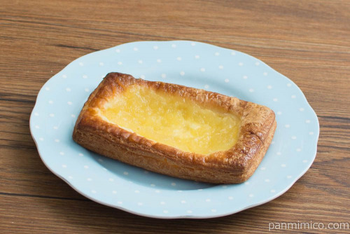 りんごのデニッシュ【セブンイレブン】斜め