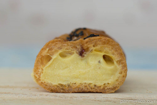 まるで大学芋シュー【ヤマザキ】断面