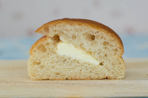 糖質を控えたミルククリームボール【セブンイレブン】断面