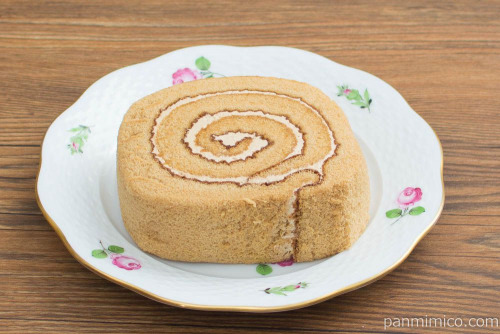 キャラメルの厚切りロール（森永キャラメルソース使用）【ヤマザキ】斜め
