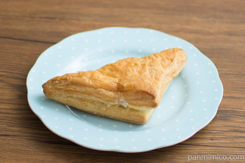 ７Ｐ　ミルクホイップクリームパイ【セブンイレブン】斜め