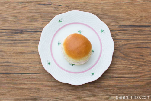 マリトッツォ（イチゴクリーム）【ヤマザキ】上