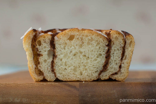 糖質を控えたシナモンロール【セブンイレブン】断面