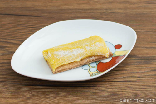 スイートポテトパイ【ファミリーマート】斜め