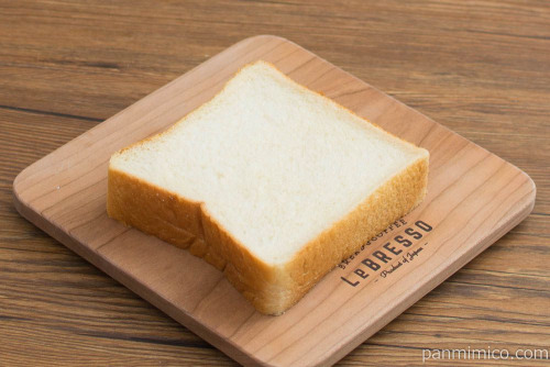 究極のもち生　4枚【ファミリーマート】斜め