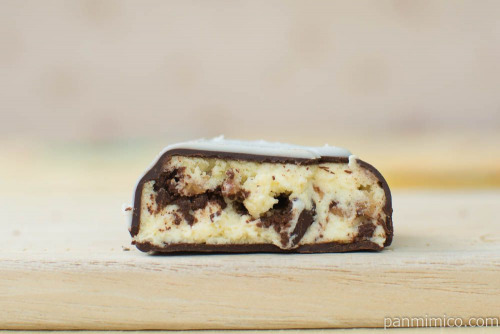 アイス！？なケーキバー【ファミリーマート】断面