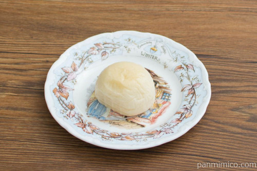 ミルキークリームパン（4）【ヤマザキ】斜め