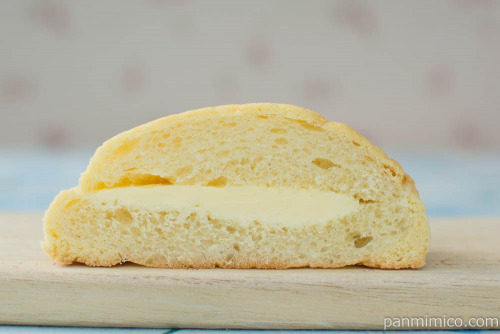 メロンパン（マーガリンサンド）【ヤマザキ】断面