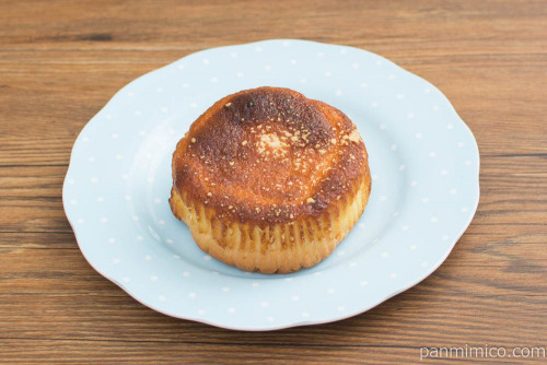 フロマージュケーキ風パン【ヤマザキ】斜め