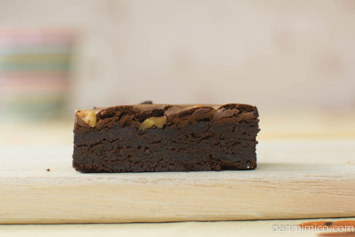 ずっしりチョコブラウニー　1個【ローソン】断面