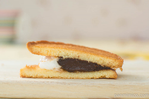 マシュマロチョコサンド【ヤマザキ】断面