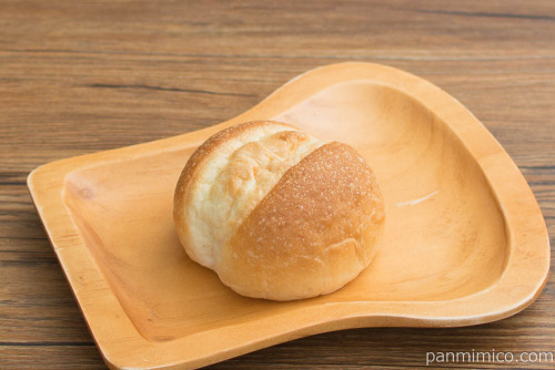 匠水塩バターロール4個入【神戸屋】斜め